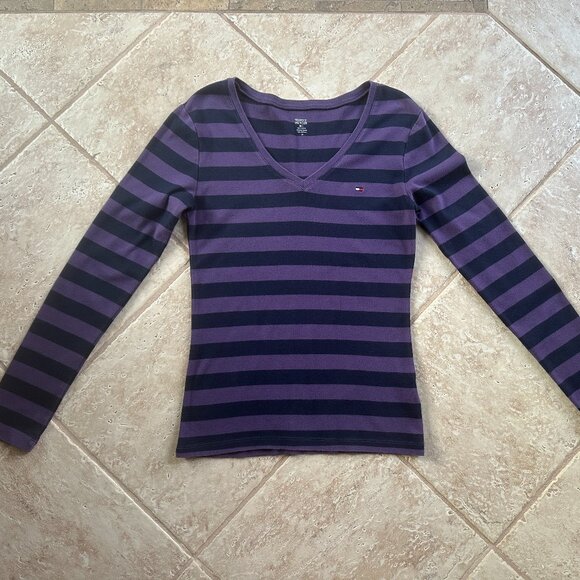 TOMMY HILFIGER V-NECK STRIPED TOP:PREOWNED MEDIUM PLUM PURPLE/MIDNIGHT NAVY - Picture 2 of 9